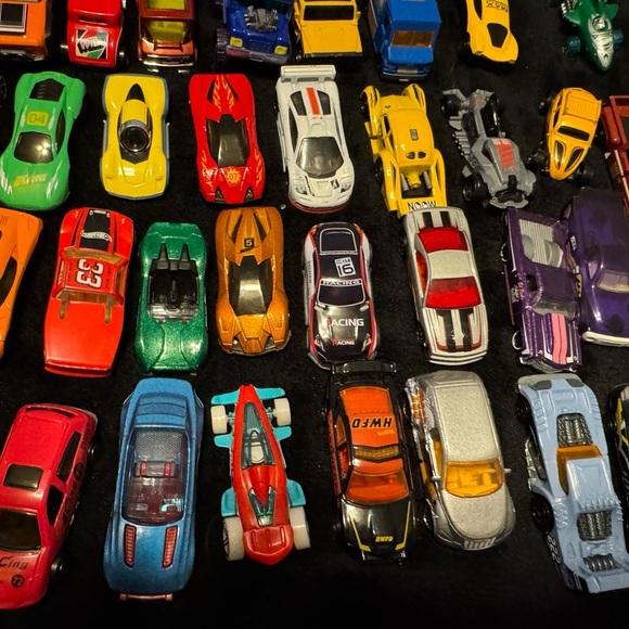 Lot of 40 Cars! Hotwheels, matchbox, trucks &more! Plus 3 helicopters!Great gift - Picture 6 of 12